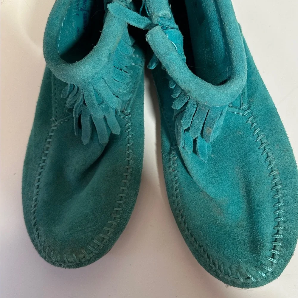 Minnetonka teal double fringe suede shoes size 3